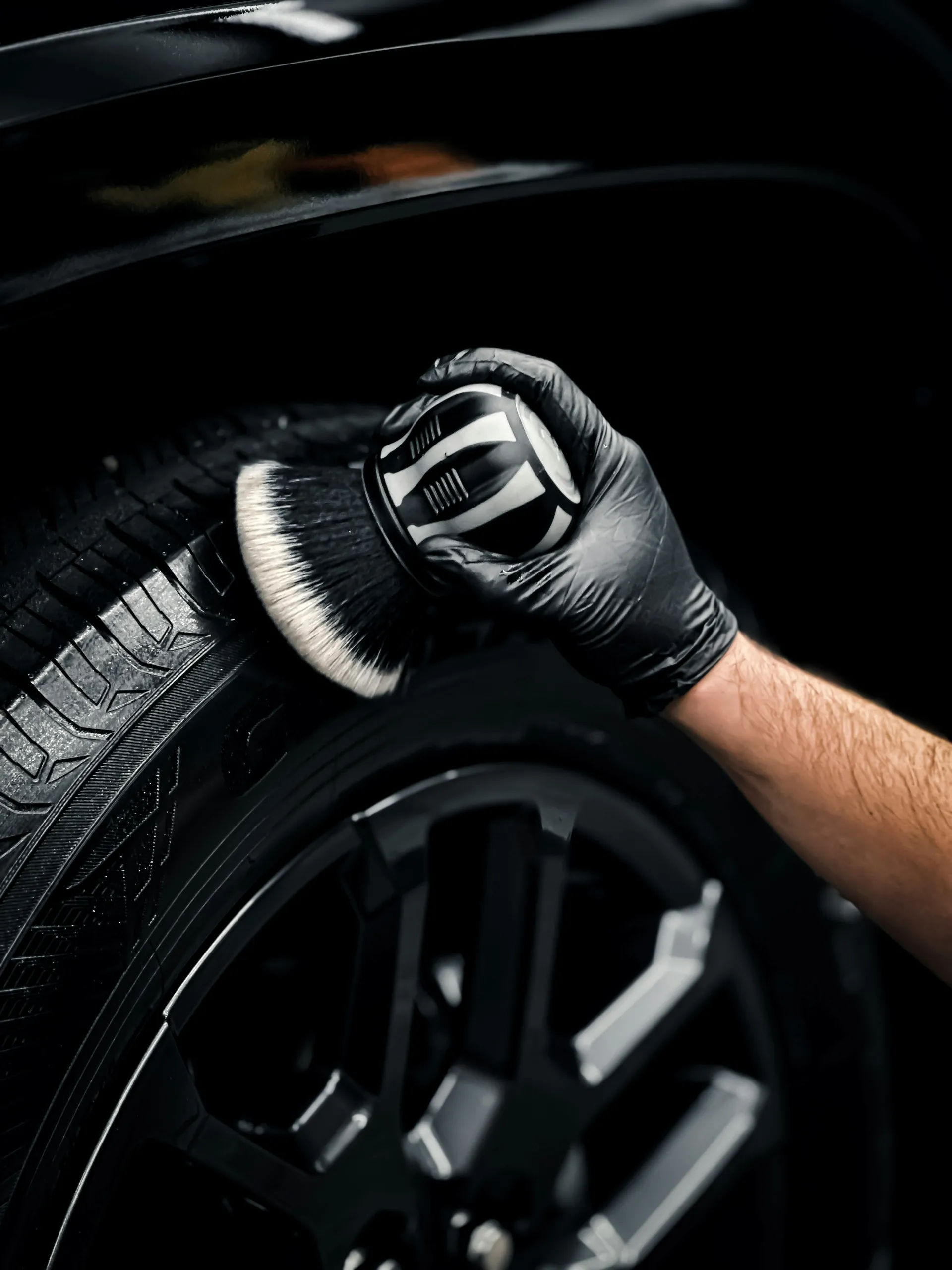Auto po korekcie lakieru i nałożeniu powłoki ceramicznej, lustrzany połysk